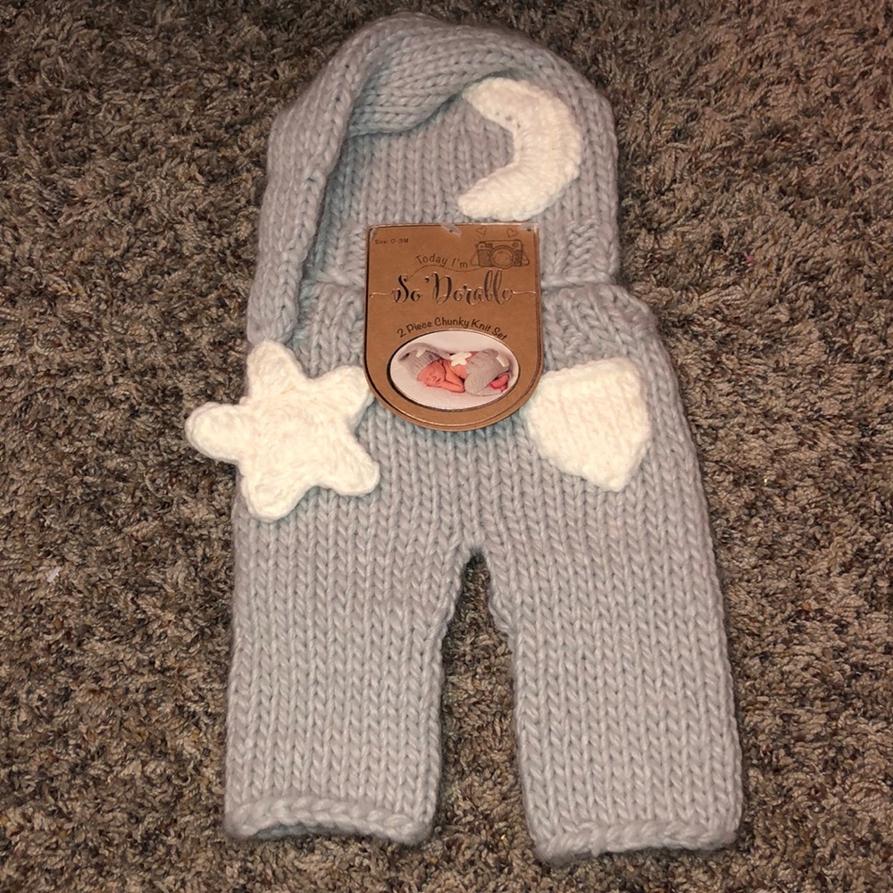 2 pc chunky knit set.